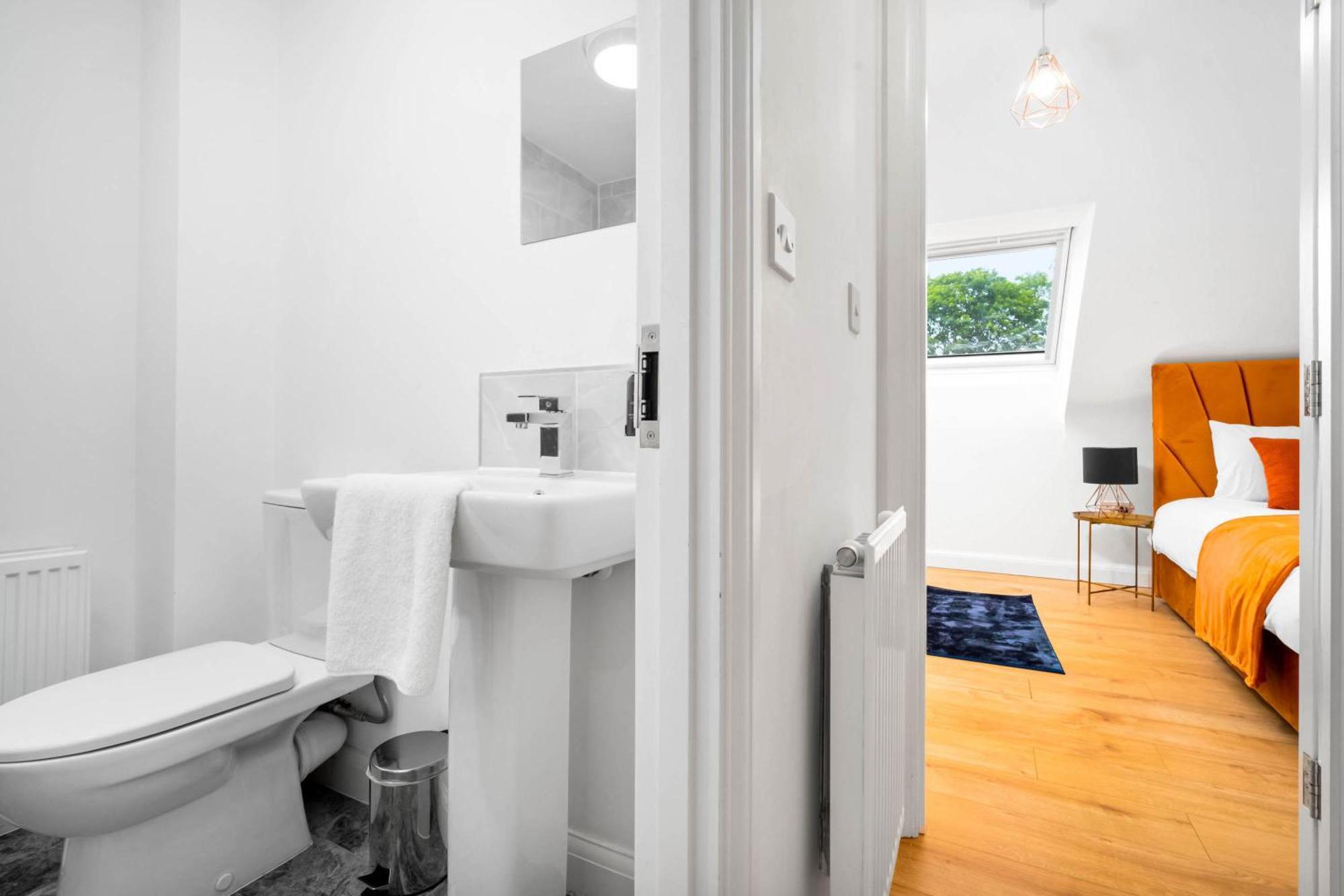 Luxury City Centre 5 Bed House With En-Suite, Bbq, On-Site Parking By Azura Nights Birmingham Exterior photo